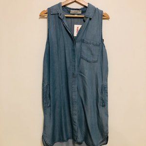 Brand NWT sleeveless jean dress with pockets